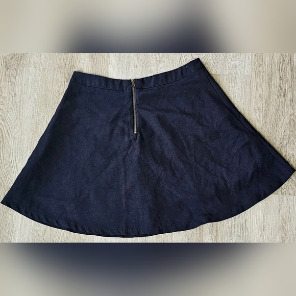 Small Forever 21 Black Mini Skirt - Picture 1 of 4
